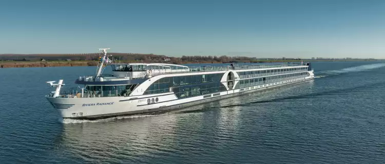 Riviera Radiance ship exterior