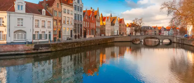 Spiegelrei water canal with beautiful houses in Bruges, Belgium